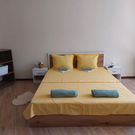 Krimski Apartment - Free Private Parking Warna Zewnętrze zdjęcie