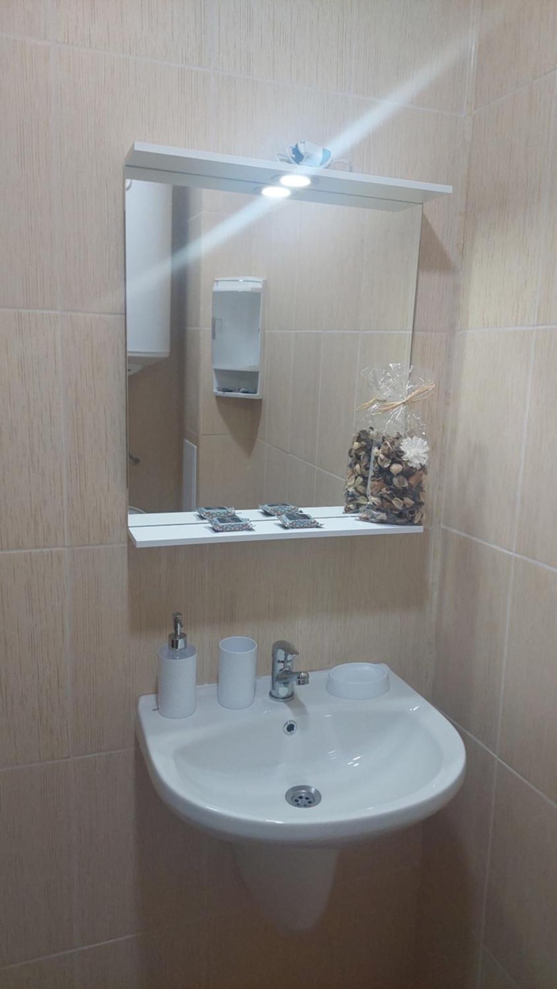Krimski Apartment - Free Private Parking Warna Zewnętrze zdjęcie